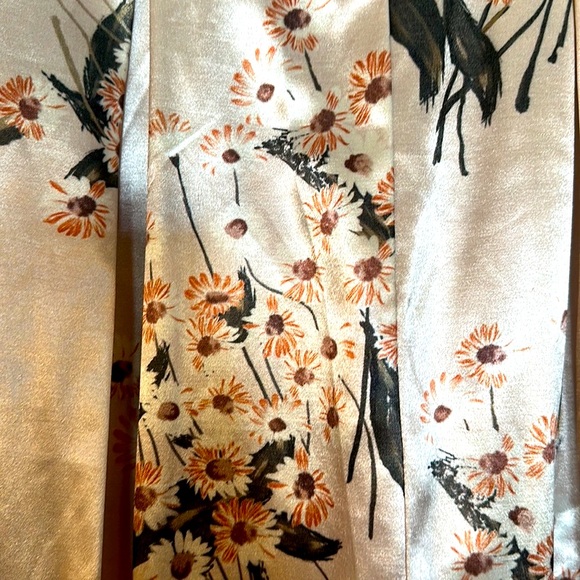 Anthropologie satin skirt flowers and bird print in medium by Della bee